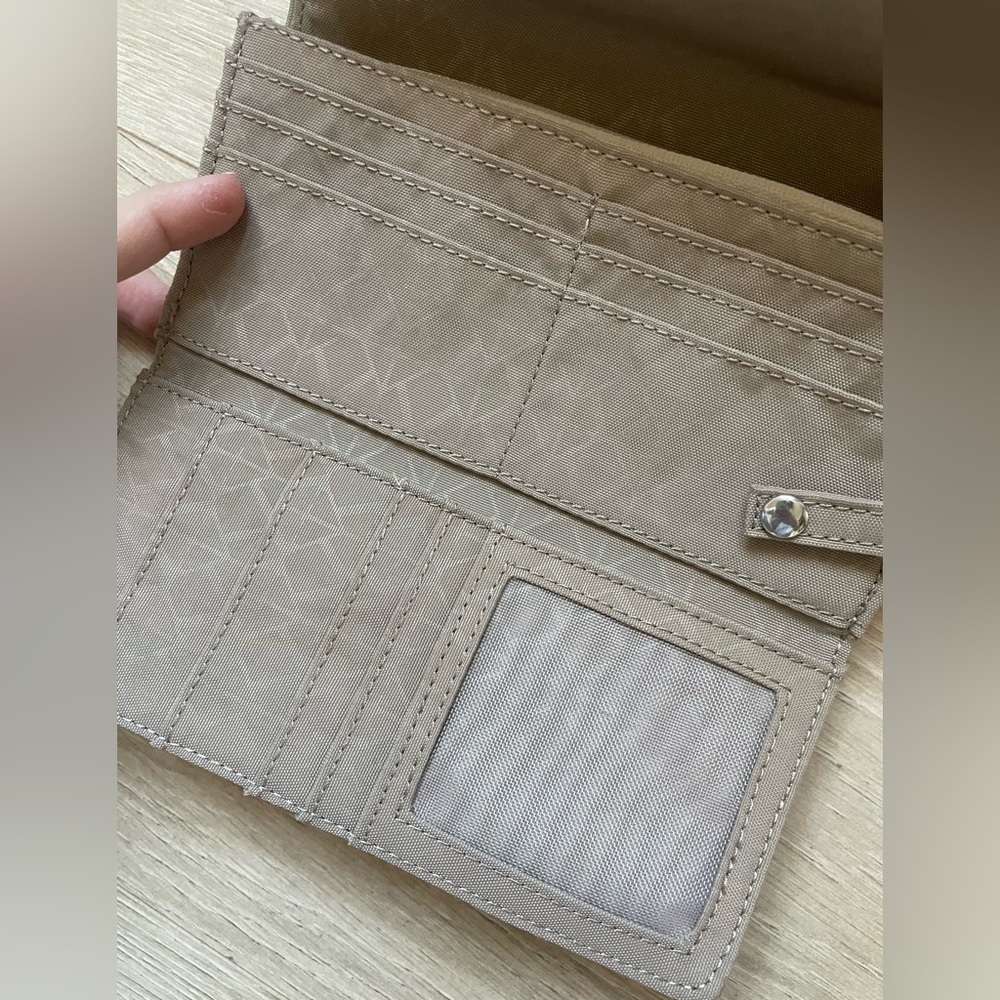 Kipling Wallet 🐒🩶 - Picture 4 of 11